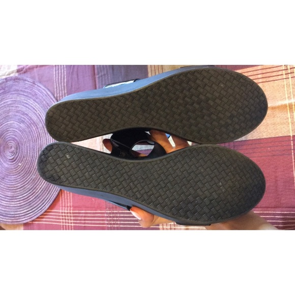 Platform Sandals - Picture 3 of 5